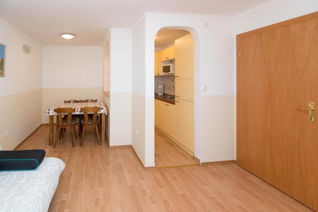 Apartments Carmen ซริกเวนิซา ภายนอก รูปภาพ