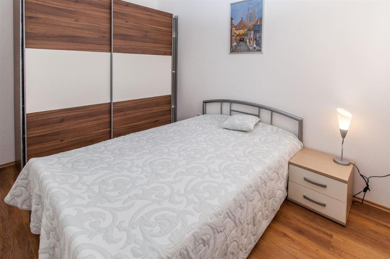 Apartments Carmen ซริกเวนิซา ภายนอก รูปภาพ