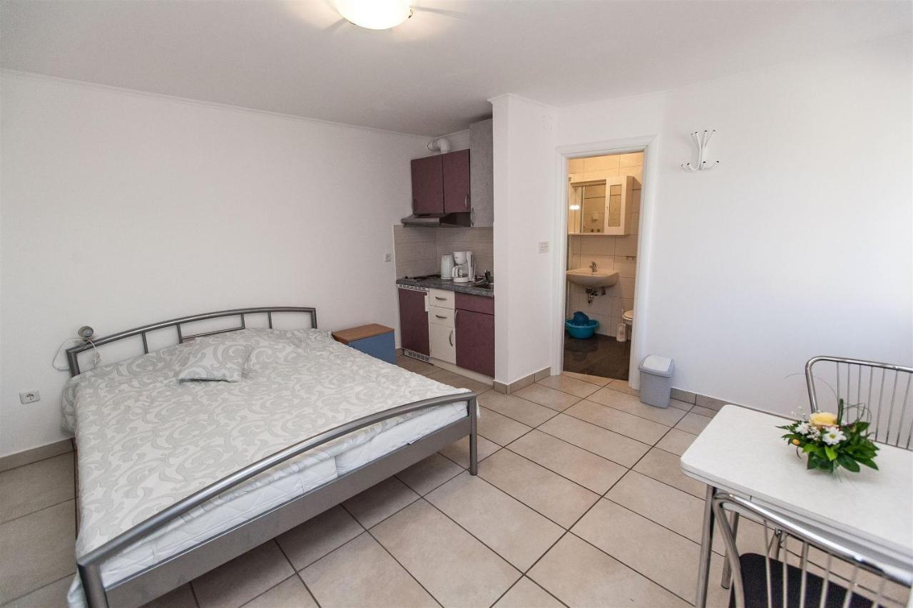 Apartments Carmen ซริกเวนิซา ภายนอก รูปภาพ