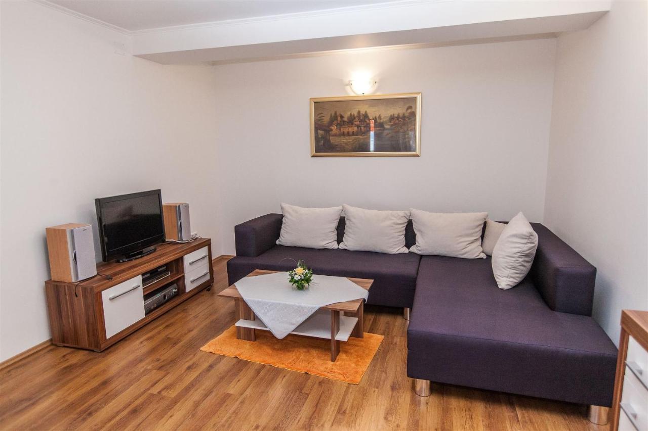 Apartments Carmen ซริกเวนิซา ภายนอก รูปภาพ