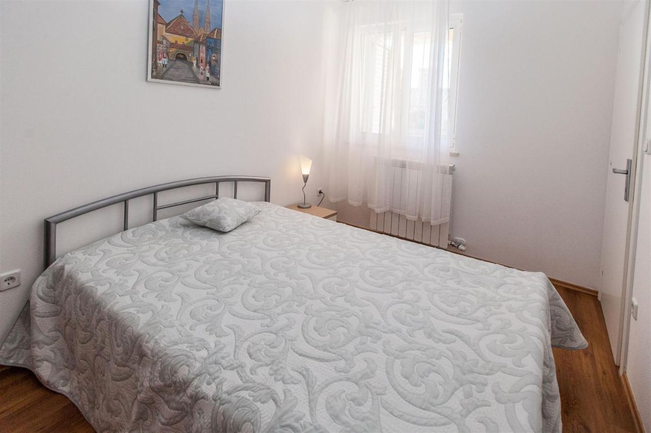 Apartments Carmen ซริกเวนิซา ภายนอก รูปภาพ