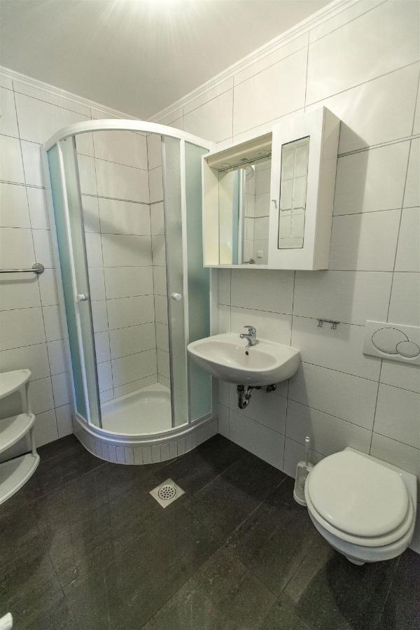 Apartments Carmen ซริกเวนิซา ภายนอก รูปภาพ